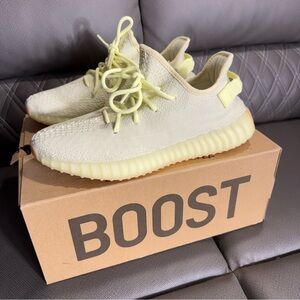 Adidas Yeezy Boost 350 V2 in the 'Butter' colorway size 9.5